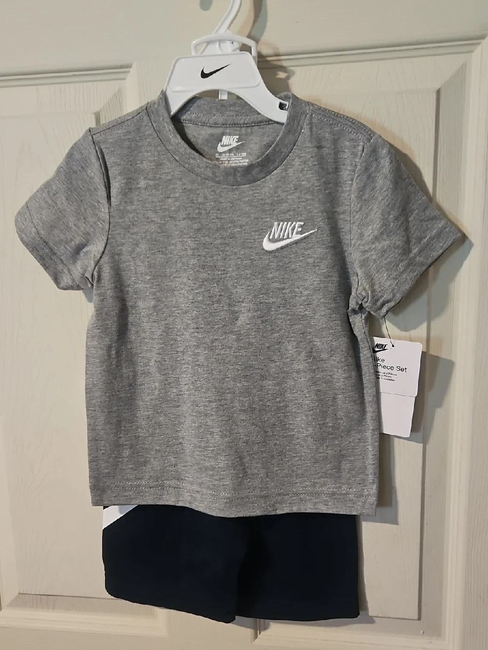 NIKE Toddler Two Piece Set: Gray/Navy: New With Tags: Size 3T